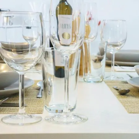 Coastal Sleeps 4 With Free Parking Apartamento