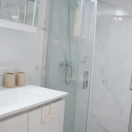 Coastal Sleeps 4 With Free Parking アパート ルートラキ