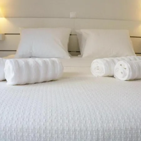 Coastal Sleeps 4 With Free Parking Apartamento Loutráki