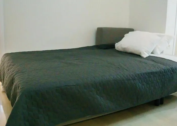 Coastal Sleeps 4 With Free Parking Apartman